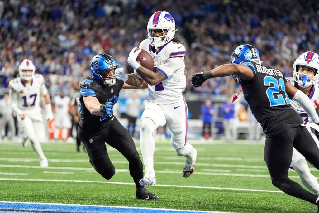 Lions vs. Bills, football field